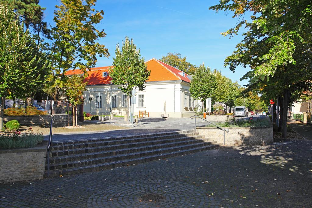 Hotel Blaha Lujza Balatonfured Exterior photo