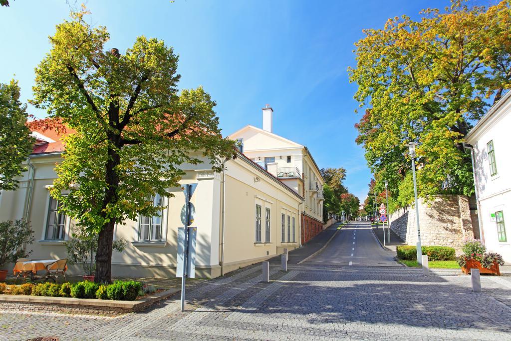 Hotel Blaha Lujza Balatonfured Exterior photo