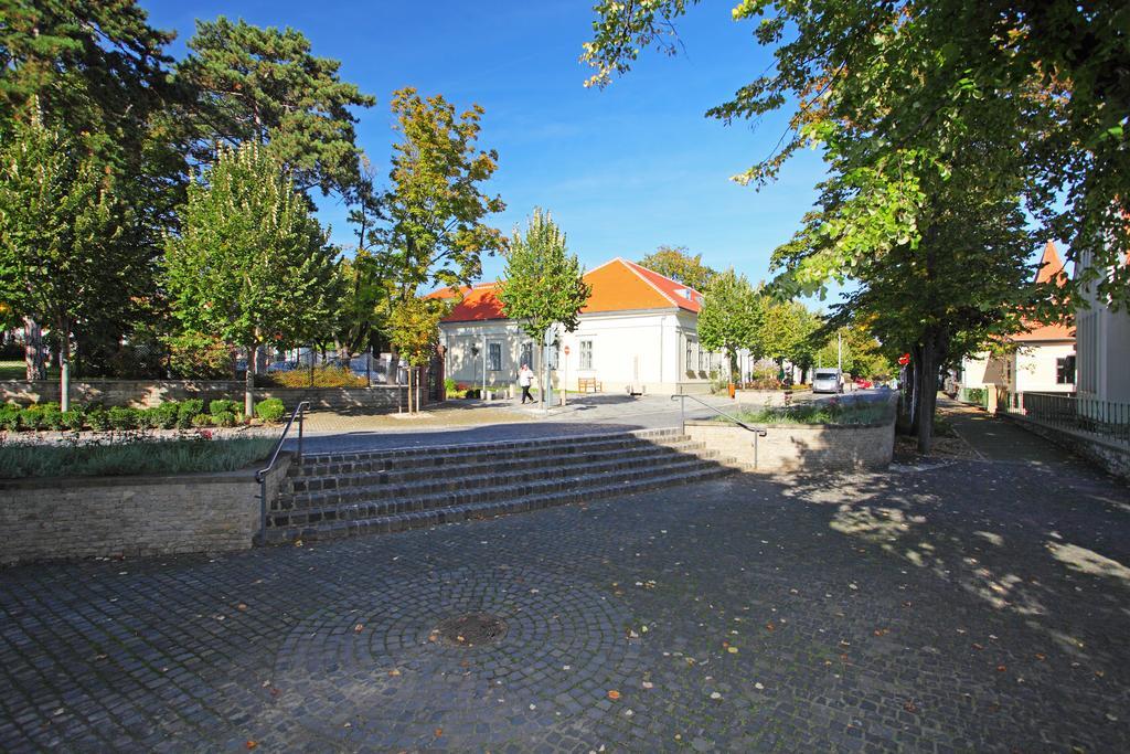 Hotel Blaha Lujza Balatonfured Exterior photo