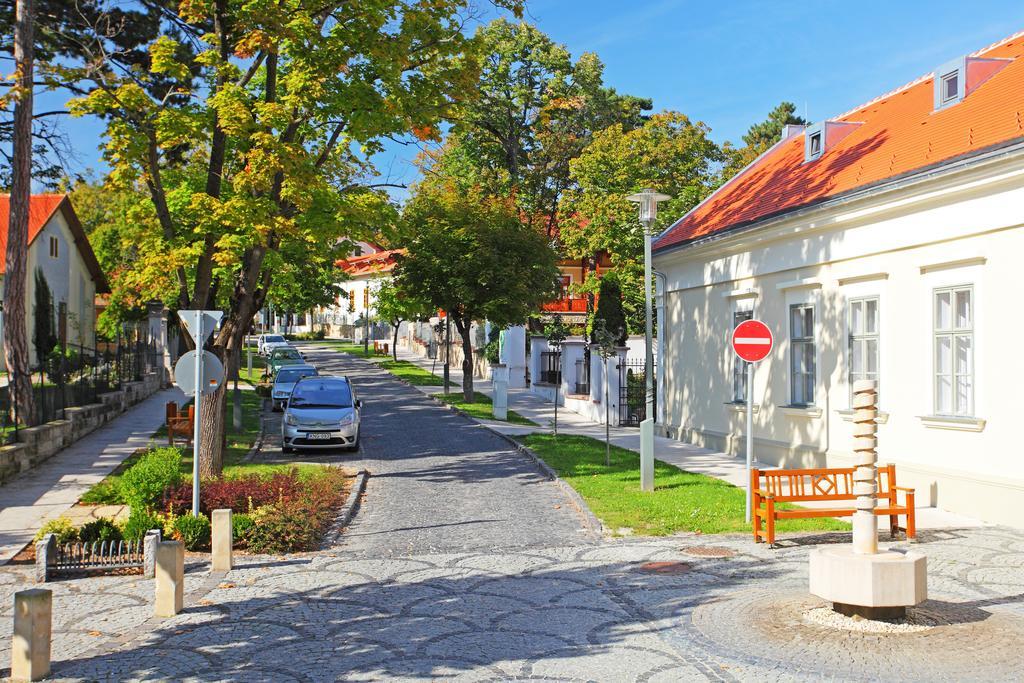 Hotel Blaha Lujza Balatonfured Exterior photo