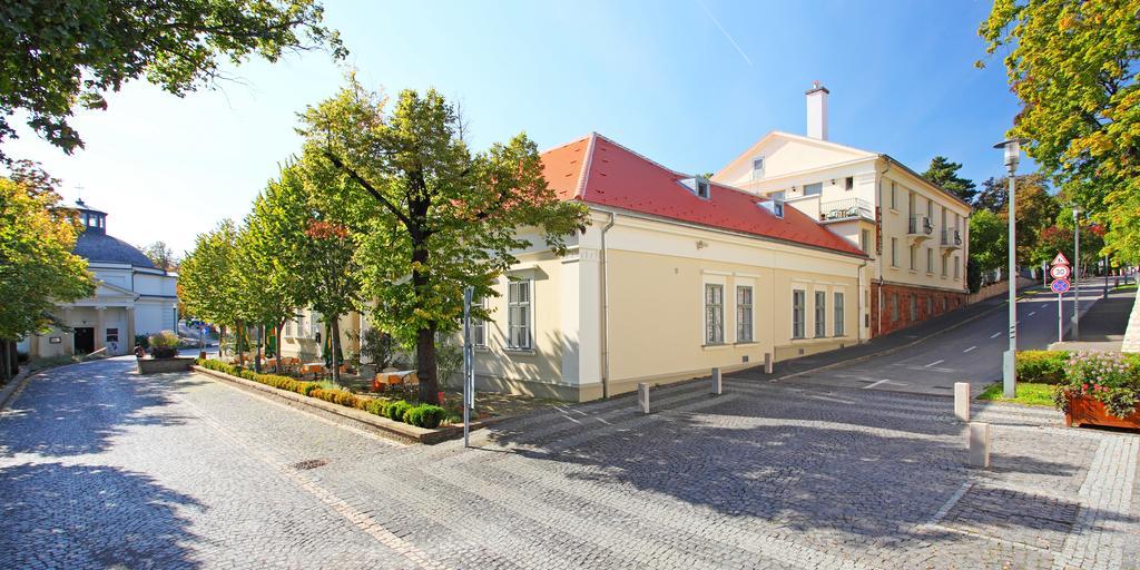 Hotel Blaha Lujza Balatonfured Exterior photo